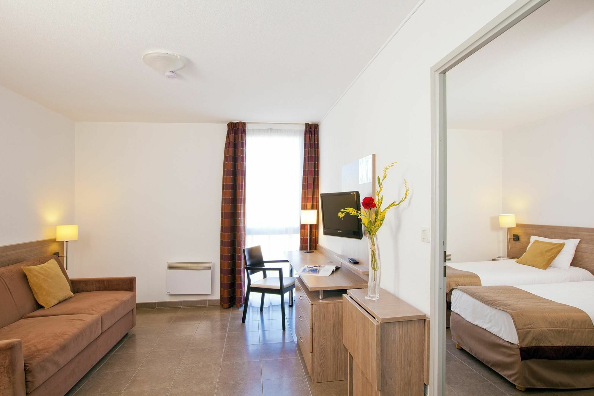 Apparthotel Séjours&Affaires Manosque Esterno foto